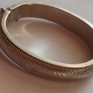 Silver Tone Bracelet Vintage 80's Textured Design Hinged Snap-On Gift Casual